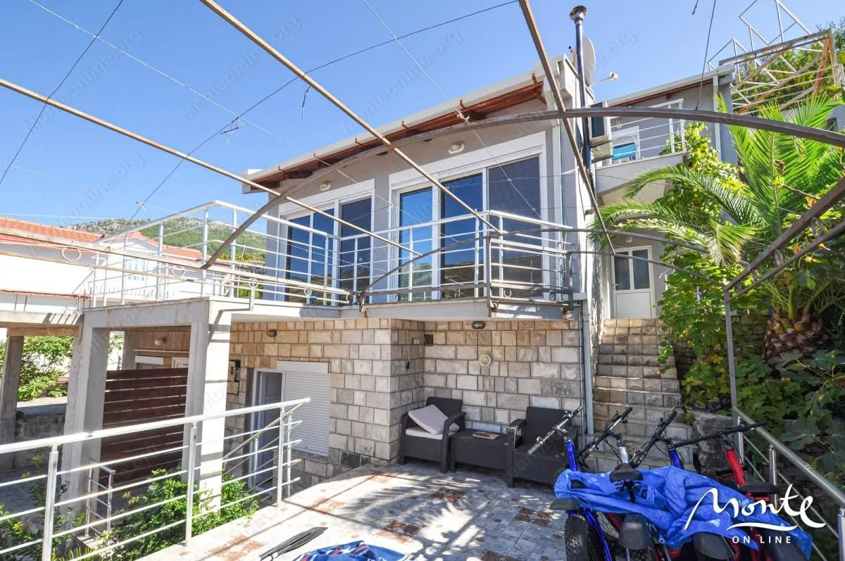 Prodaja, kuća, 110m², Lepetani, Tivat