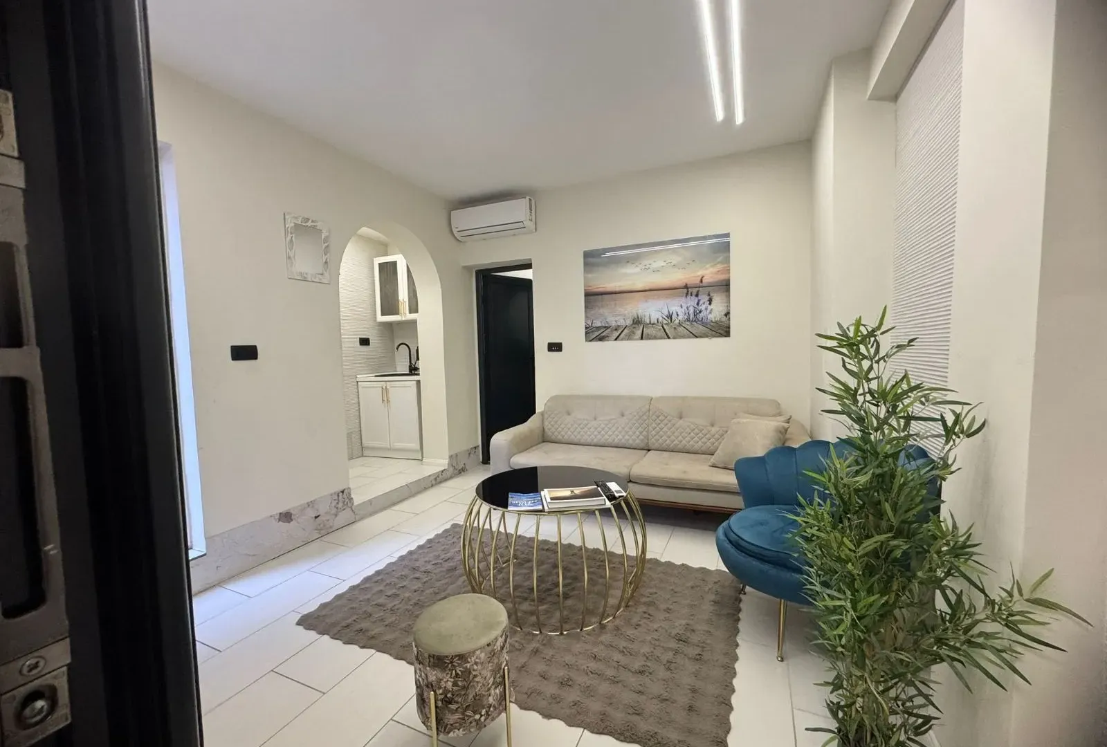 Izdavanje, jednosoban stan, 30m², Centar, Podgorica