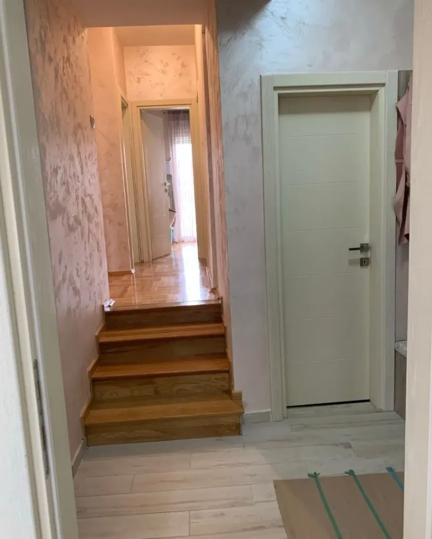 Izdavanje, dvosoban stan, 75m², Zabjelo, Podgorica
