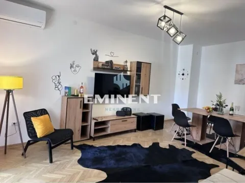 Izdavanje, trosoban stan, 79m², Savski Venac, Beograd - image 2