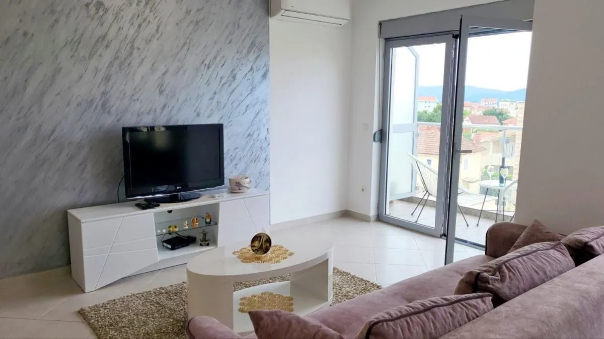 Prodaja, dvosoban stan, 63m², Tivat, Crna Gora