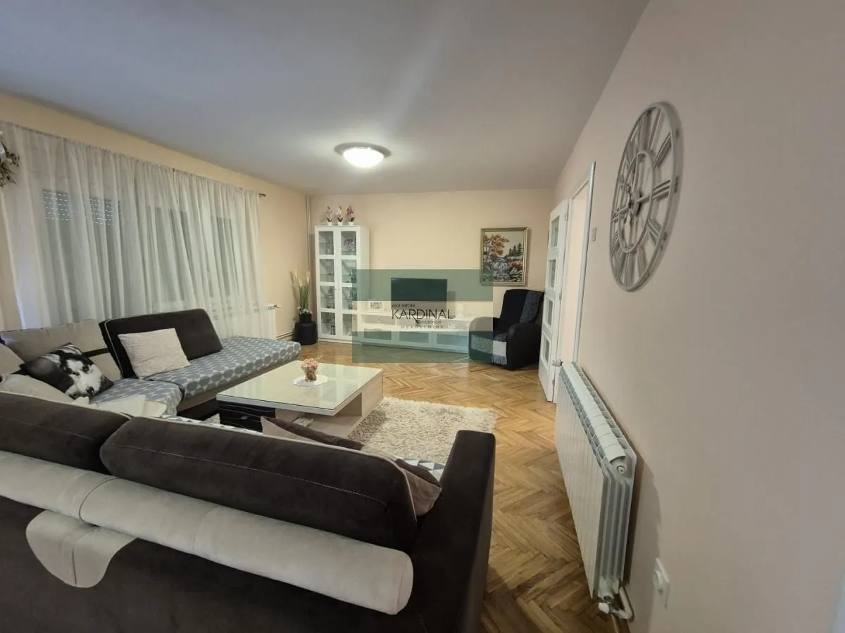 Prodaja, kuća, 379m², Trnava, Jagodina