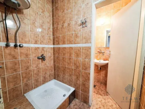 Izdavanje, poslovni prostor, 1000m², Centar, Podgorica - image 14