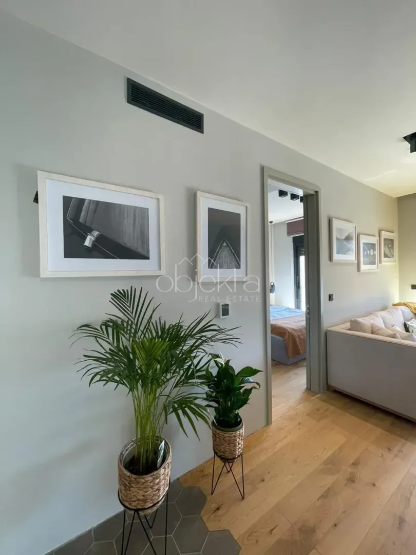 Izdavanje, jednosoban stan, 46m², Tivat, Crna Gora