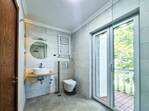 Rent, house, 250m², Mareza, Podgorica - image 12