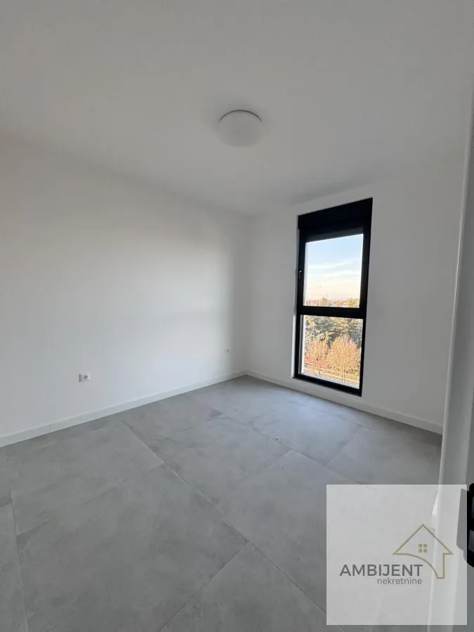 Izdavanje, četvorosoban stan, 77m², Stari Banovci, Stara Pazova