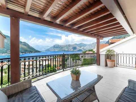 Prodaja, dvosoban stan, 112m², Dobrota, Kotor - image 2