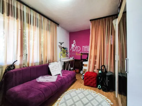 Prodaja, kuća, 250m², Tološi, Podgorica - image 9