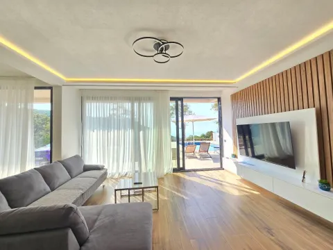 Rent, house, 250m², Višnjevo, Kotor - image 24