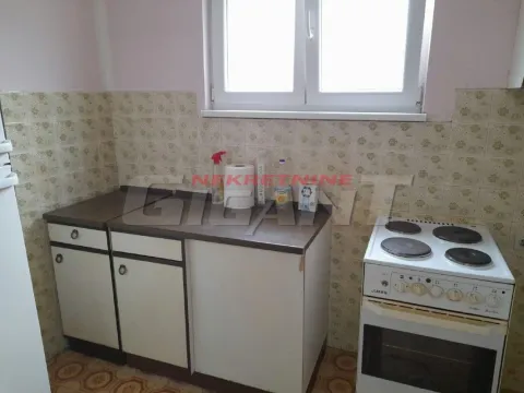 Izdavanje, trosoban stan, 90m², Resnik, Beograd - image 8