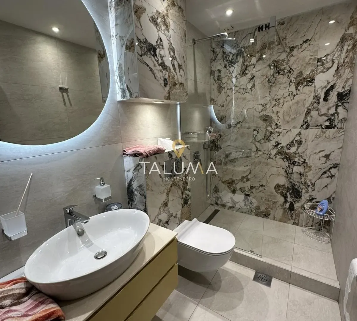 Rent, three bedroom apartment, 200m², Gorica C, Podgorica