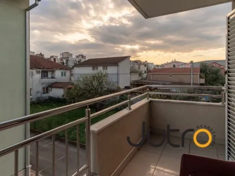 Izdavanje, dvosoban stan, 85m², Preko Morače, Podgorica - image 3