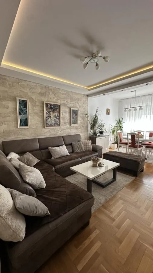 Prodaja, četvorosoban stan, 84m², Novo naselje, Novi Sad