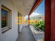 Izdavanje, kuća, 214m², Tološi, Podgorica - image 19