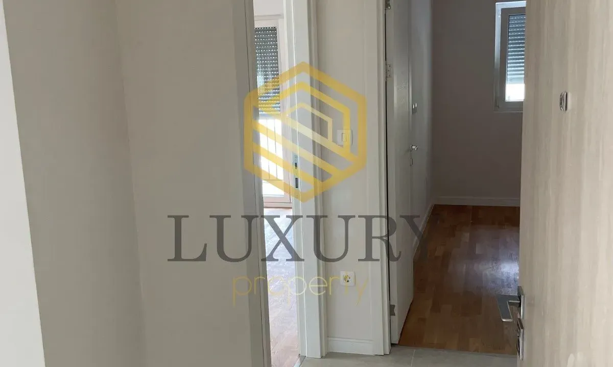 Rent, office space, 40m², Pobrežje, Podgorica