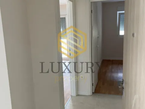 Rent, office space, 40m², Pobrežje, Podgorica - image 8