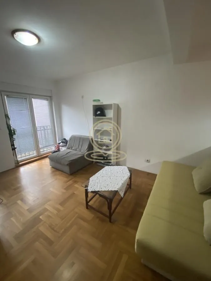 Izdavanje, jednosoban stan, 33m², Cvetkova Pijaca, Zvezdara Sve Podlokacije