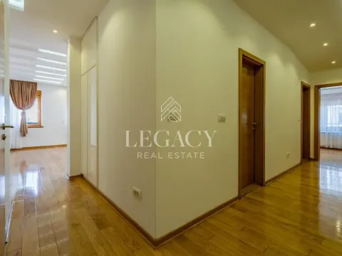 Prodaja, četvorosoban stan, 140m², Šumice, Beograd - image 8