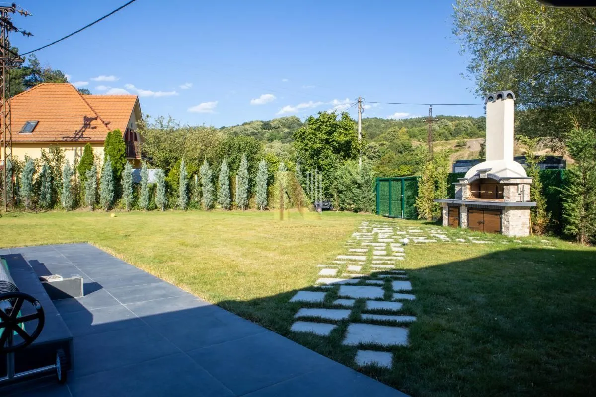 Sale, office space, 530m², Banja Vrdnik, Irig