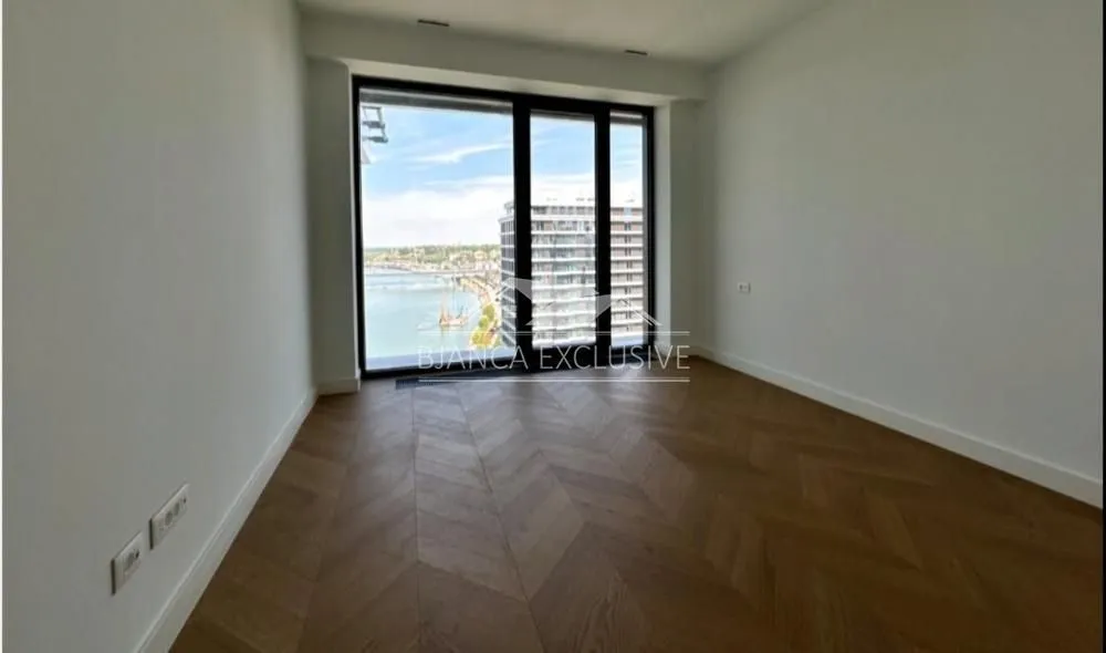 Prodaja, četvorosoban stan, 176m², Savski Venac, Beograd