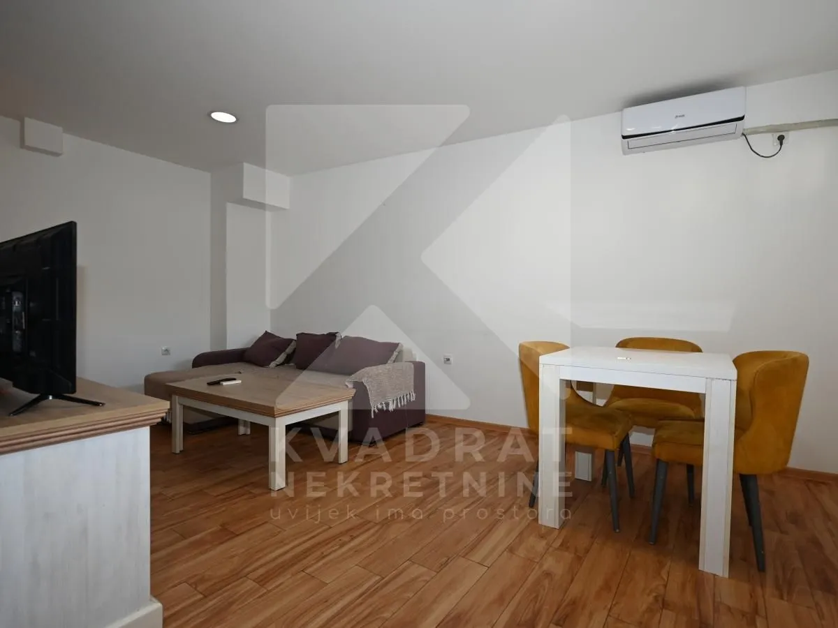 Izdavanje, jednosoban stan, 43m², 1 maj, Podgorica