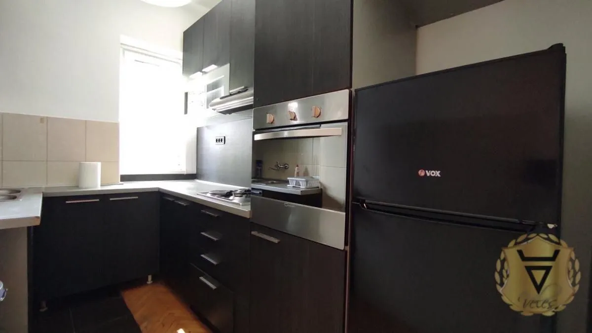 Izdavanje, trosoban stan, 70m², Zemun Sve Podlokacije, Beograd