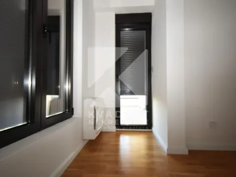 Izdavanje, poslovni prostor, 75m², Stara Varoš, Podgorica - image 9