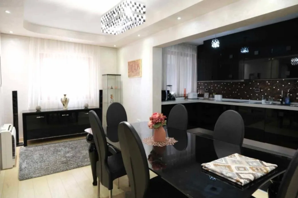 Rent, four bedroom apartment, 178m², City Kvart, Podgorica