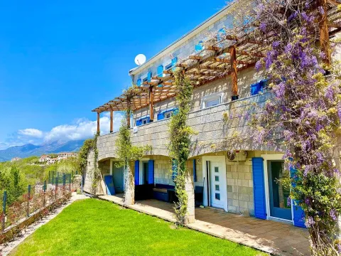 Sale, house, 250m², Blizikuće, Budva