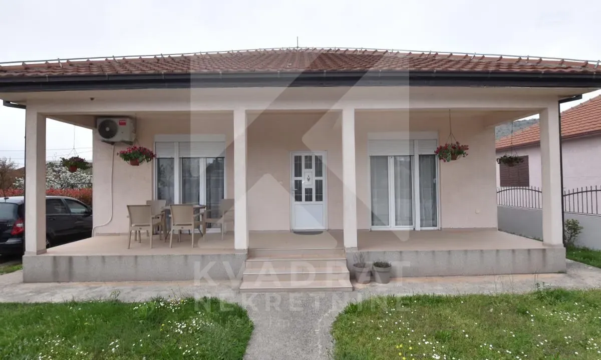 Izdavanje, kuća, 120m², Tološi, Podgorica