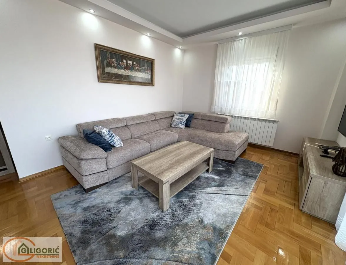 Izdavanje, trosoban stan, 75m², Palilula Sve Podlokacije, Beograd