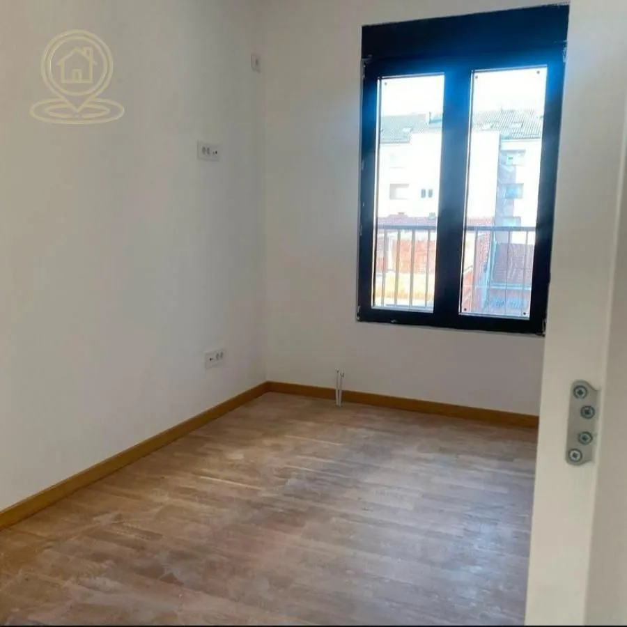 Prodaja, četvorosoban stan, 79m², Medijana, Niš