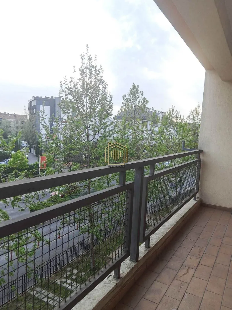 Izdavanje, jednosoban stan, 47m², Stari Aerodrom, Podgorica