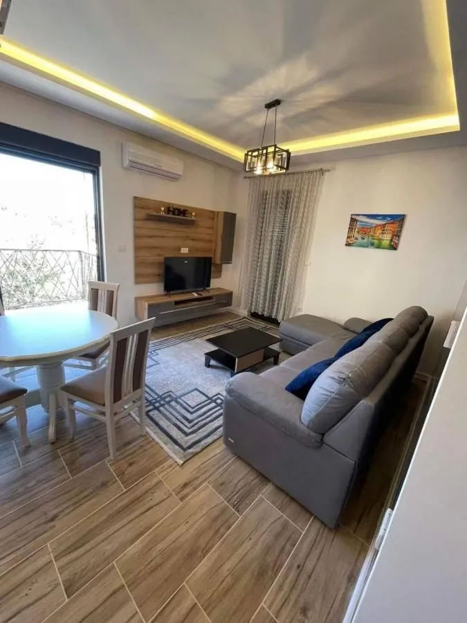 Rent, one bedroom apartment, 47m², Tivat, Crna Gora