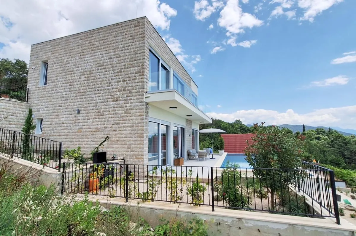 Prodaja, kuća, 320m², Herceg Novi, Crna Gora