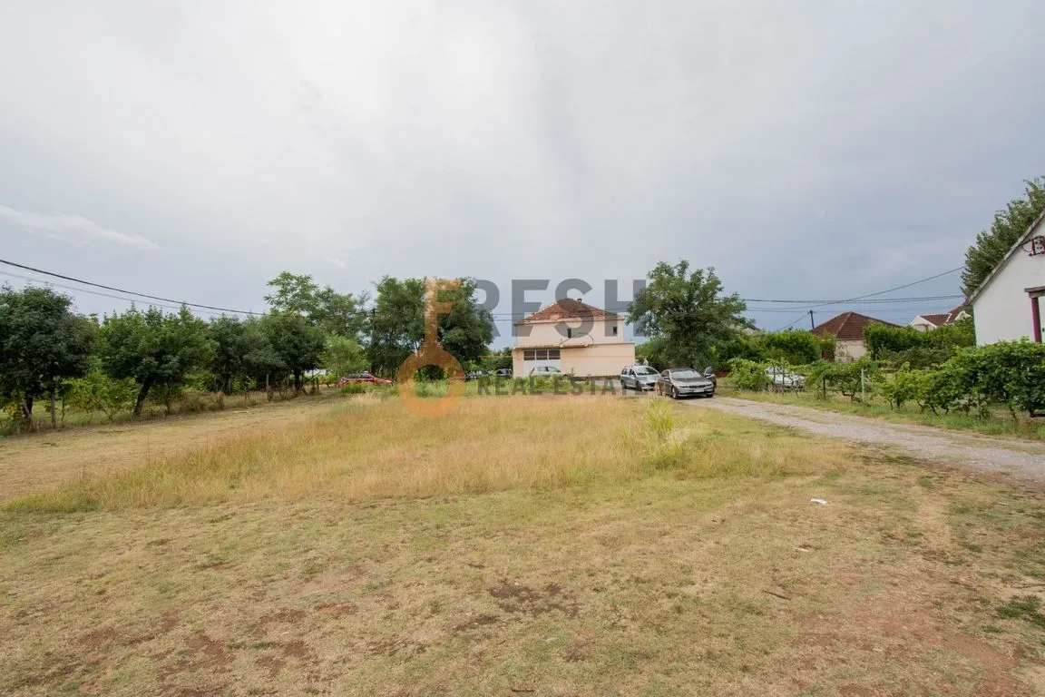 Prodaja, plac, 1100m², Tološi, Podgorica