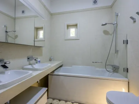 Rent, house, 587m², Dobrota, Kotor - image 21