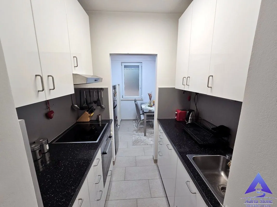 Prodaja, jednosoban stan, 44m², Podkošljun, Budva
