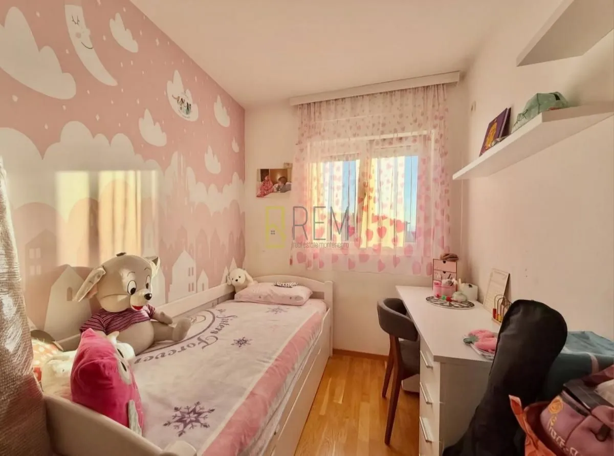 Prodaja, trosoban stan, 78m², Stari Aerodrom, Podgorica