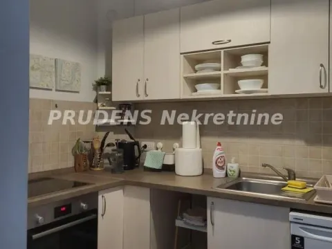 Rent, one bedroom apartment, 42m², Skadarlija, Beograd - image 8