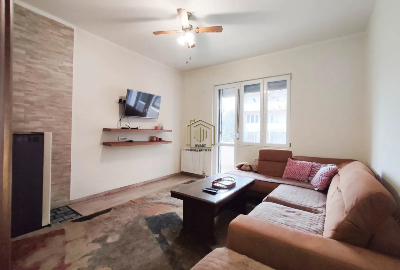 Izdavanje, dvosoban stan, 96m², Podgorica, Crna Gora