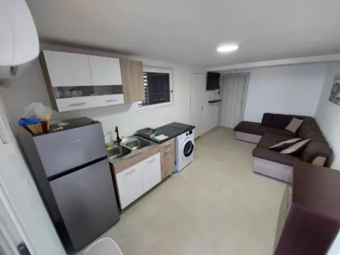 Izdavanje, jednosoban stan, 35m², Sveti Stefan, Budva - image 5