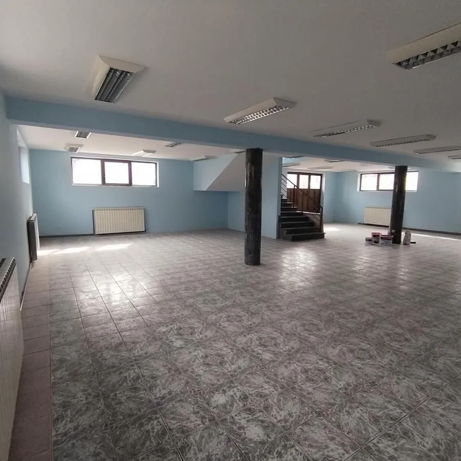 Rent, office space, 500m², Batajnica, Beograd