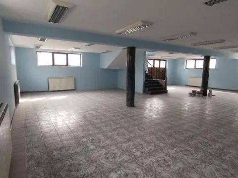 Izdavanje, poslovni prostor, 500m², Batajnica, Beograd - image 5