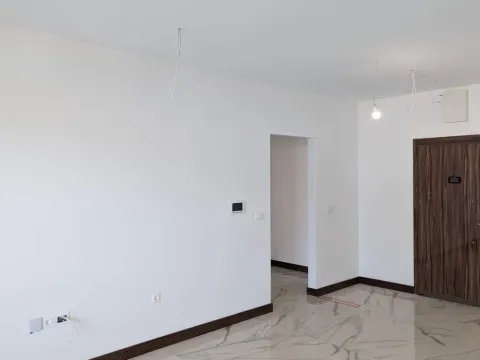 Prodaja, jednosoban stan, 57m², Bar, Crna Gora - image 10