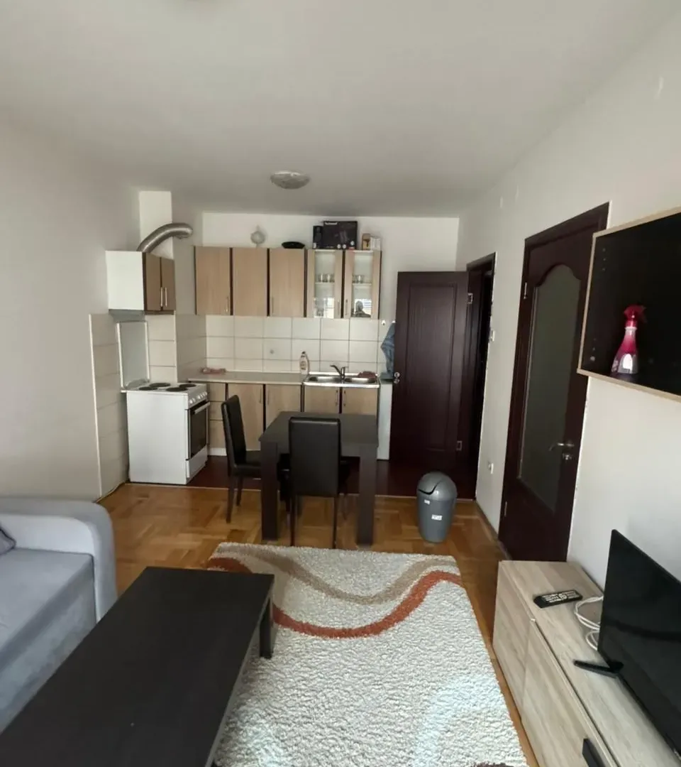 Izdavanje, jednosoban stan, 40m², City Kvart, Podgorica