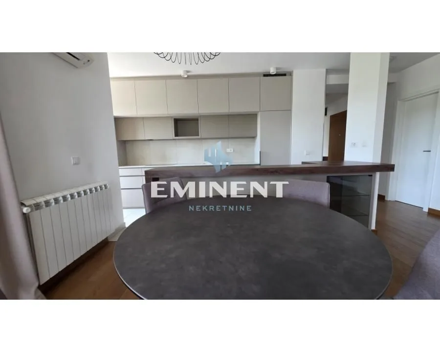 Rent, four bedroom apartment, 98m², Južni Bulevar, Vračar Sve Podlokacije