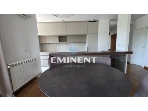Rent, four bedroom apartment, 98m², Južni Bulevar, Vračar Sve Podlokacije - image 9
