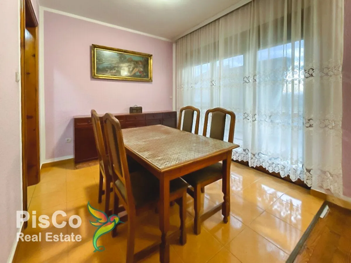 Izdavanje, kuća, 210m², Masline, Podgorica