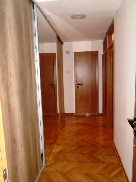 Rent, two bedroom apartment, 75m², Centar, Niš